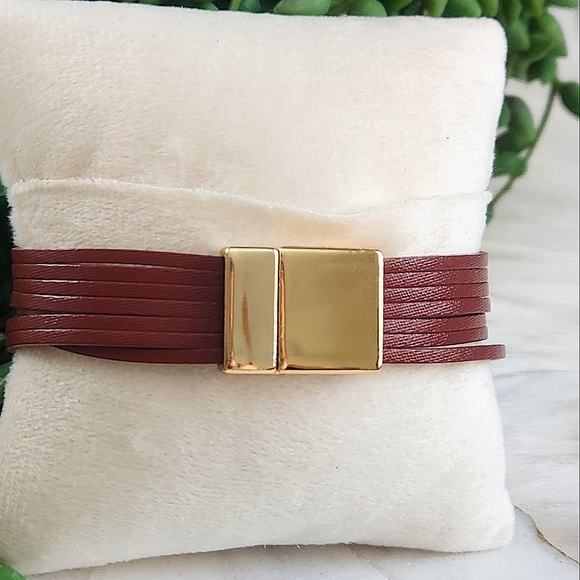 New Ryze Women's Burgundy & Gold Vegan Leather Magnetic Wrap Bracelet - Picture 4 of 6